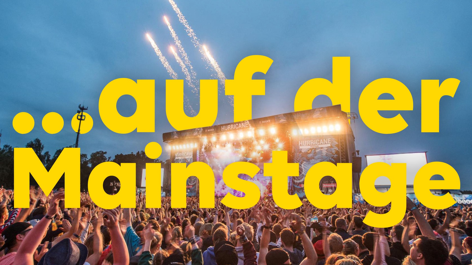 Styleframe der gewählten Richtung: Festivalpublikum vor großer Bühne mit gelber Typografie „...auf der Mainstage“.